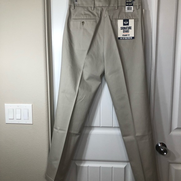 Men’s Dockers Signature Khaki Straight Fit - Picture 2 of 5